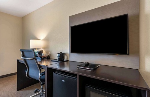 Oakley Hotel | Sleep Inn & Suites Oakley I-70