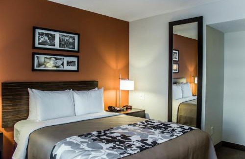 Pine Forest Hotel | Sleep Inn & Suites Spring Lake - Fayetteville near Fort Bragg