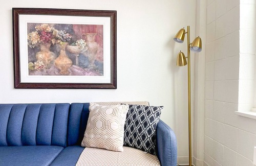 Mount Auburn Apartment | Sleepover: Marvelous 1BD/1BA + Gym - Cincinnati