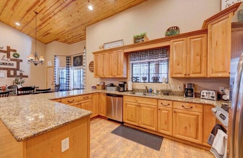 Pinetop House | Sleeps 30+