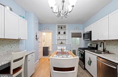 Wilmington Apartment | Sleeps 4, 2BR 1BA, 2 Queen beds, perfect for long stays in a great location