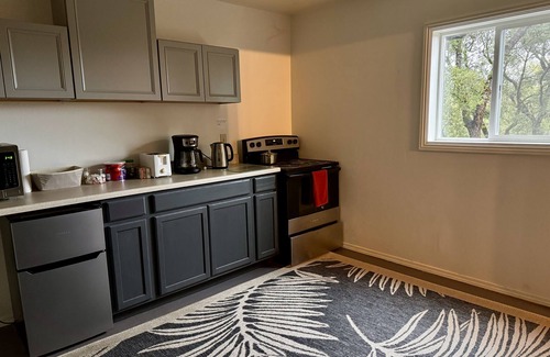 Glencoe House | Sleeps 4 - Near Plymouth Wineries, Jackson Casino, Sutter Creek, Kirkwood Skiing
