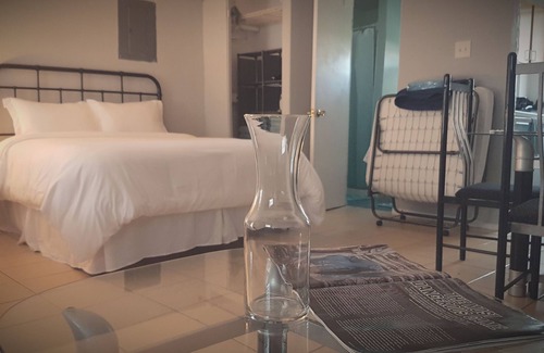 Fort Worth Apartment | Sleeps 5 free internet and parking close to stockyards