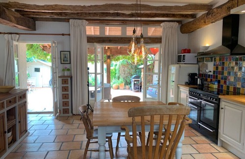 Saint-Meard-de-Gurcon House | Sleeps 6 Vineyard Escape- PetsOK & Airport Access