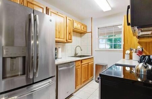 Spring Hill House | Sleeps 8 in Spring Hill