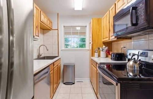 Spring Hill House | Sleeps 8 in Spring Hill