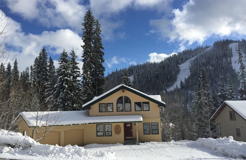 Sunburst Estates Ski Chalet | Sleepy Hollows Chalet Lower (at Sun Peaks Resort)