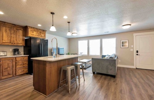 Vineyard Apartment | Sleepy Ridge Apt, Self Check-In, Parking