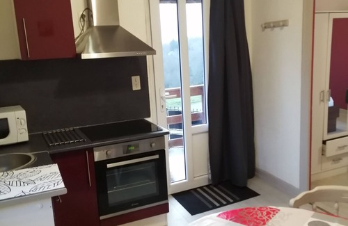 Jumilhac-le-Grand Cabin | Small comfortable pavilion near the castle and the village