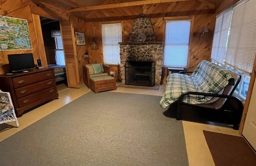Sebago Cottage | Small Cottage just steps away from Sebago Lake