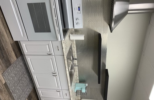 Hemphill Apartment | Small Efficiency Apartment in Quiet Lake Community