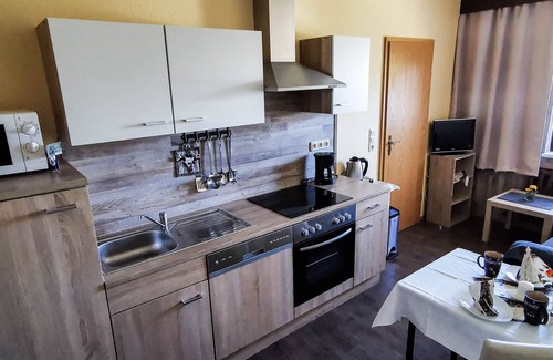 Baerenstein Apartment | Small holiday apartment with a view of the Bärenstein mountain
