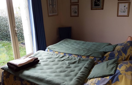 Segre House | Small house between village and river in a park