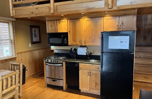 Vonore Cabin | Small Lakefront Cabin