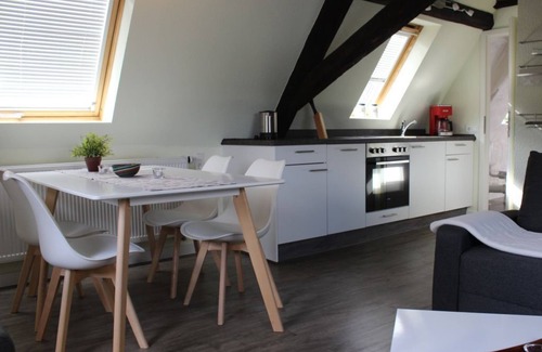 Neuendorf Apartment | Small loft in the attic - direct view of the Rhine