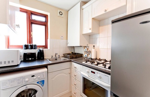 Mapesbury Apartment | Small Luxury Apartment, Central London