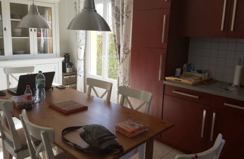 Loriol-du-Comtat House | Small provencal country house in quiet residence