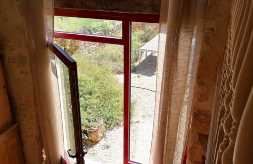 Meyrals House | Small vintage-style barn in an unspoilt setting