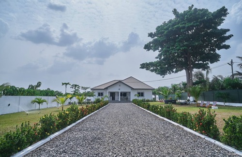 Nungua House | Smart Eco-Home with ambient gardens, smart features and great mountain views.