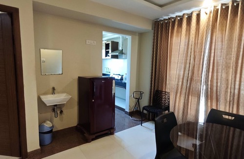 Koyambedu Apartment | Smart Home Service Apart by Stayz Royale