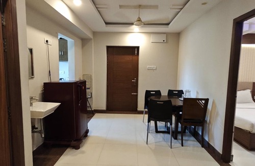 Koyambedu Apartment | Smart Home Service Apart by Stayz Royale