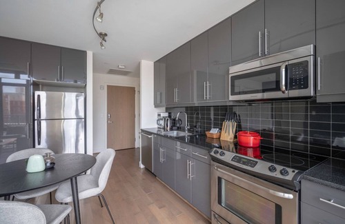 Logan Circle Apartment | Smart Logan Circle 2BR w/DM, Gym, W/D, nr. Whole Foods, by Blueground