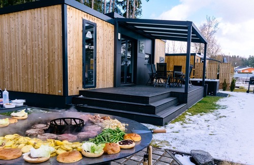 Wackersdorf House | Smart mobile home on the lake with whirlpool (WA102)