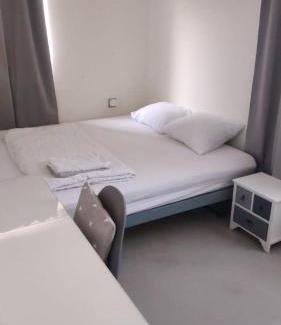 Pratteln House | Smart Stay Budget Room