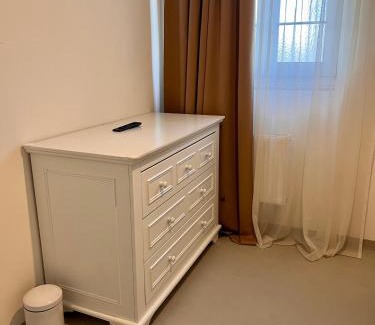 Pratteln House | Smart Stay Budget Room