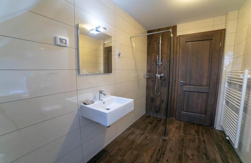 Prestranek House | Smrekarjeva Domačija