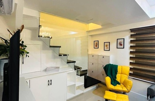 Bonifacio Global City Condo | SMTH Suites - Yellow One