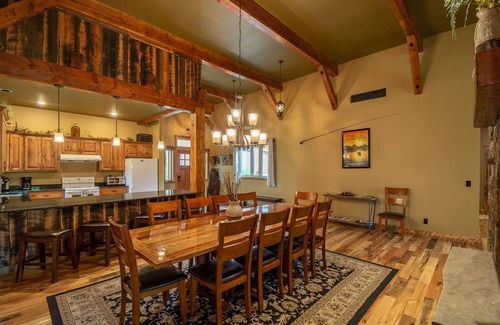 Lazy Acres House | Snow Creek Lodge - Roam Property Management