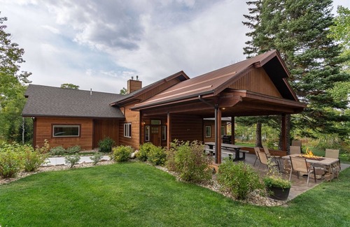 Lazy Acres House | Snow Creek Lodge - Roam Property Management