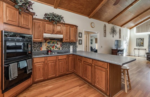 Columbia Cabin | Snow Creek Retreat 20 Minutes South of Franklin