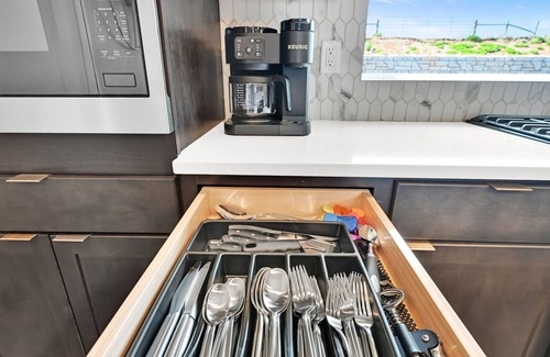 Mountain Green House | Snowbasin:Pool/HotTub, Ski, Hike, Bike, PBall