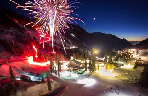 Salt Lake Mountain Resorts Condo | Snowbird Cliff Club SKI IN/OUT 1 Bedroom sleeps 6 February 28 - March 3nn
