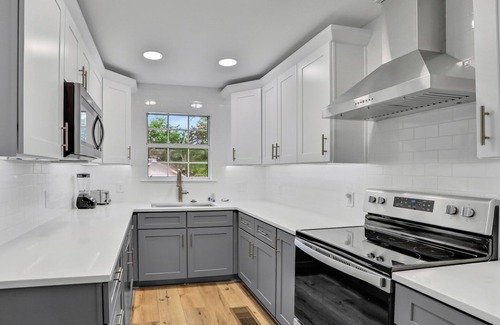 Gulfview Heights House | Snowbird-friendly home near the beach with large yard for dogs, boats, trailers