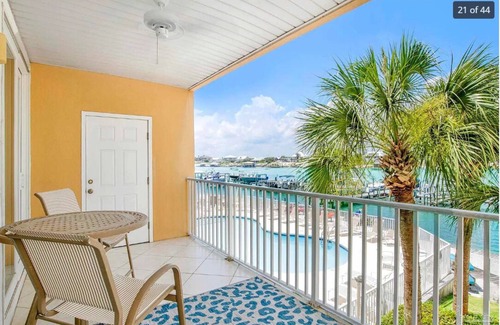 Orange Beach East Condo | SNOWBIRD SPECIAL with BOAT SLIP. A 3bd/3ba condo in lovely Orange Beach, AL