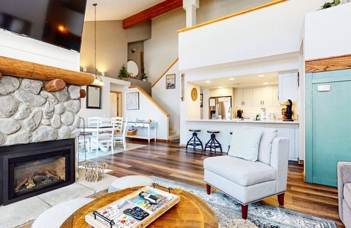Mammoth Lakes Condo | Snowcreek V 890 Pet-Friendly, Private Washer Dryer, Mountain Views by RedAwning