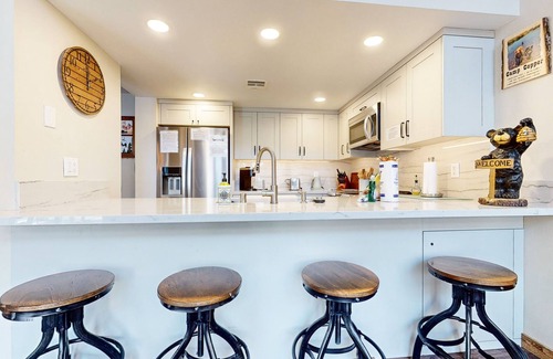 Mammoth Lakes Condo | Snowcreek V 890 Pet-Friendly, Private Washer Dryer, Mountain Views by RedAwning
