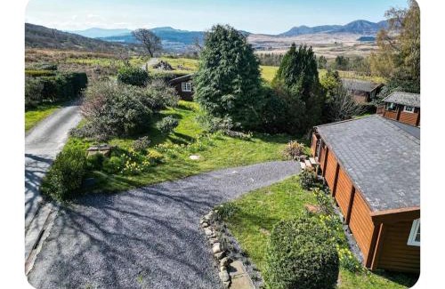 Bronaber Apartment | Snowdonia Escapes # TRANQUIL CABIN with Views, Wi-Fi, Dog Friendly & Parking