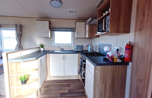 Llwyngwril Cabin | Snowdonia Sunbeach Holiday Sea and Mountain view