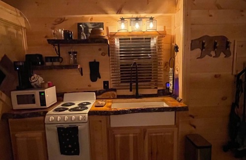 Columbia Cabin | Snowmobilers private cabin, on the trails