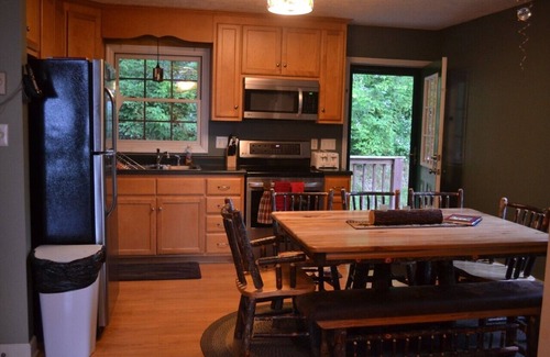 Slaty Fork House | SNOWSHOE, WV Convenient, Affordable, Mtn Views, Pet Friendly