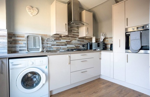 Falkirk House | Snug Modern Home in Falkirk