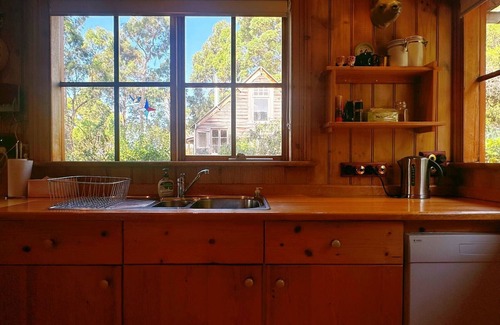 Lower Snug House | Snug Sanctuary - A gem in the forest 20 min to CBD