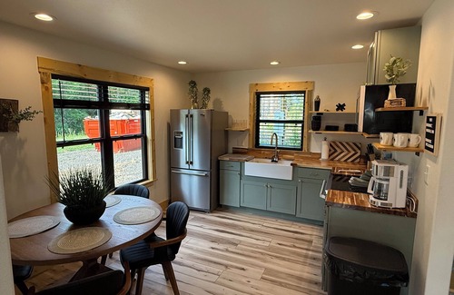 Kirby Cabin | Snuggle Inn, New Cabin near Albert Pike Rec Area