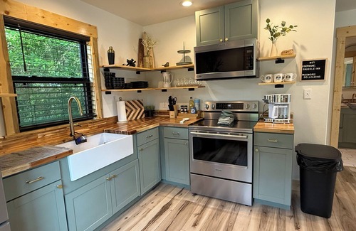 Kirby Cabin | Snuggle Inn, New Cabin near Albert Pike Rec Area