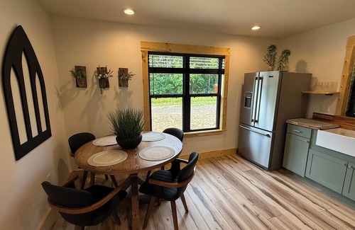 Kirby Cabin | Snuggle Inn, New Cabin near Albert Pike Rec Area
