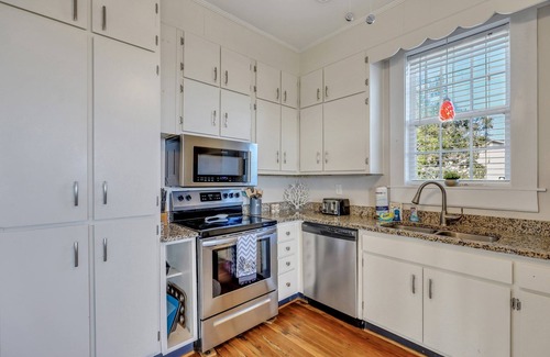 Savannah House | Soaring Views of River + Marsh w/Shared Dock by Lucky Savannah